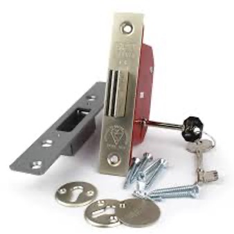 3 Star TS007 diamond grade lock displayed, emphasizing its advanced security features.
